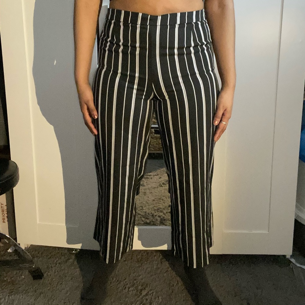 Cropped patterned pants